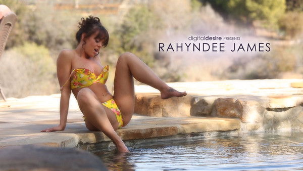 2015-12-19 Rahyndee James