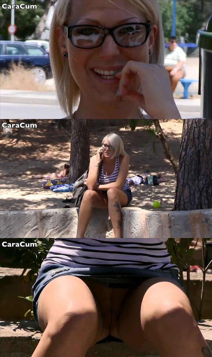 CaraCum - public besamt teil / Прогулка без трусов со спермой на очках
